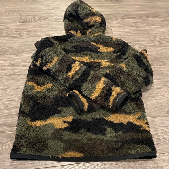 A&F kids Sherpa full zip icon jacket 13/14 - Picture 7 of 8